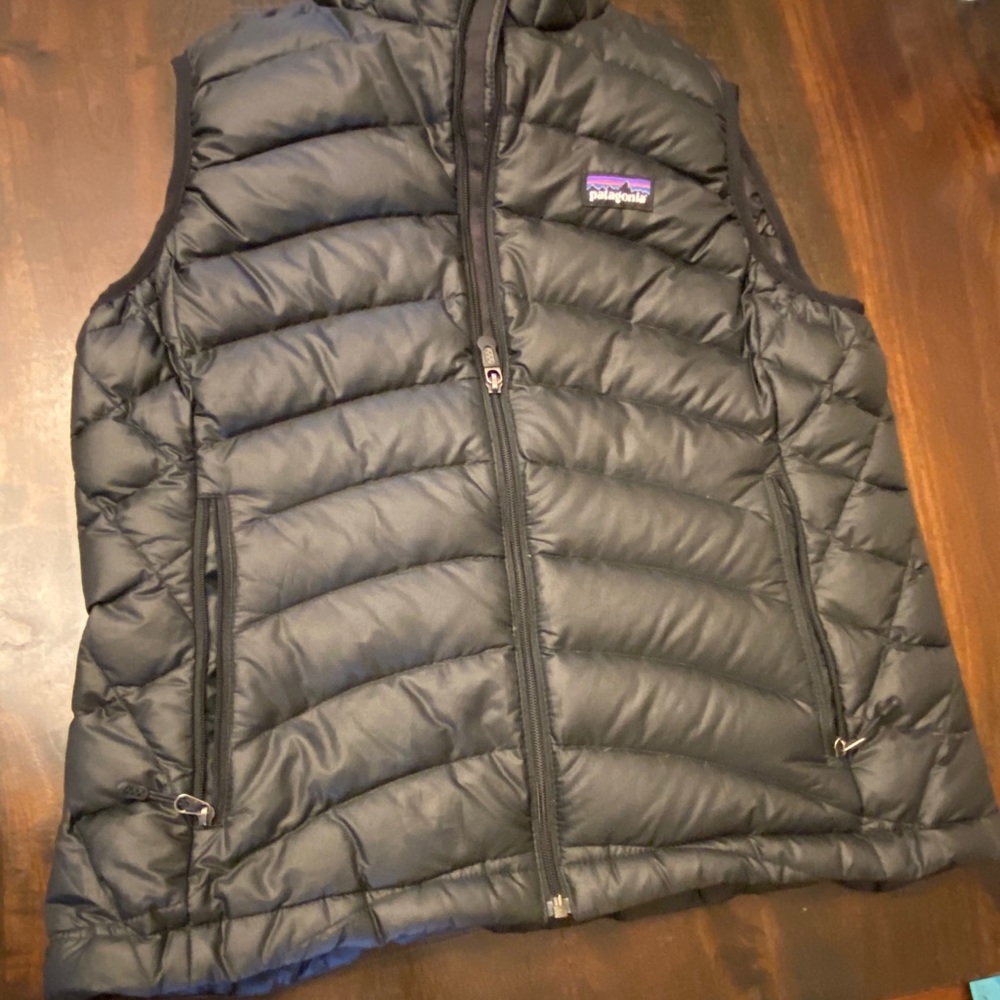 Patagonia black womens down puffer vest